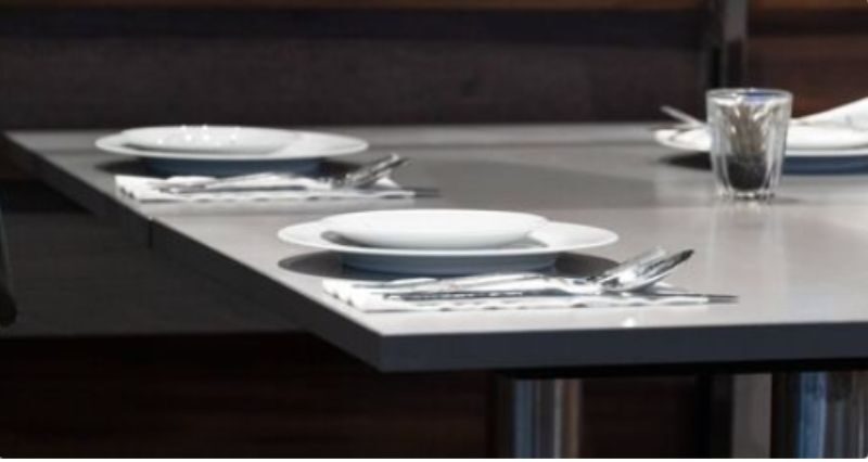 Kelebihan Dining Table dari Bahan Stainless Steel