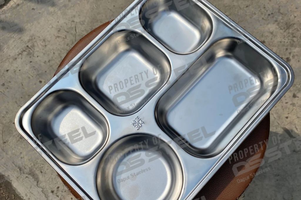 ukuran food tray